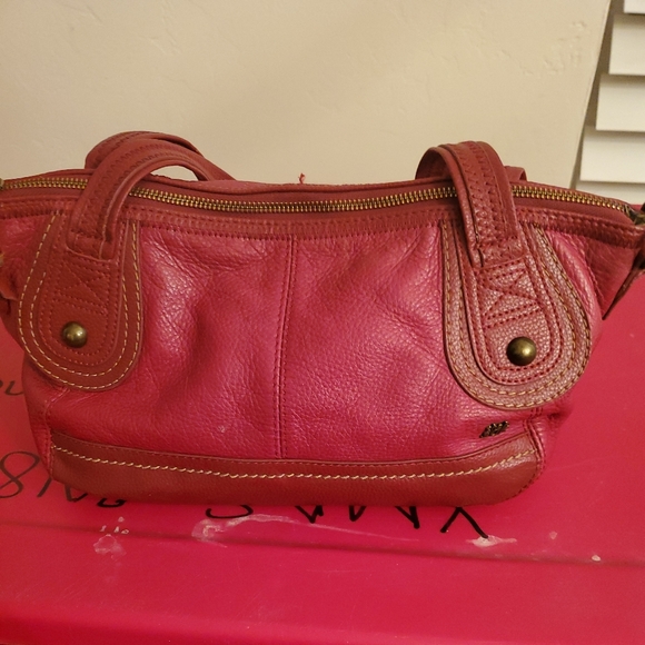 The Sak pebble red leather